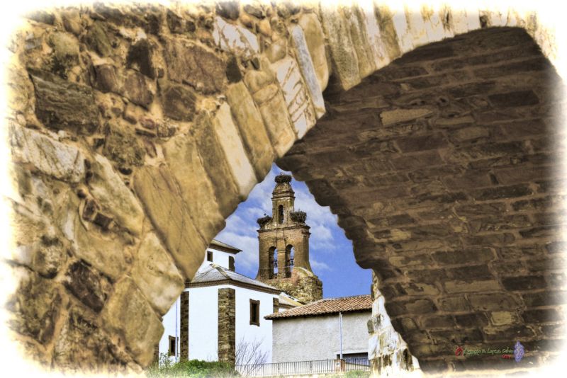 Bajo el Puente de Hospital de Orbigo (Leon) Reducc.jpg